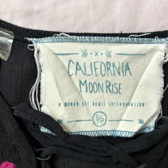 California Moonrise boho hippie embroidered bell sleeves lace up dress - Picture 13 of 14